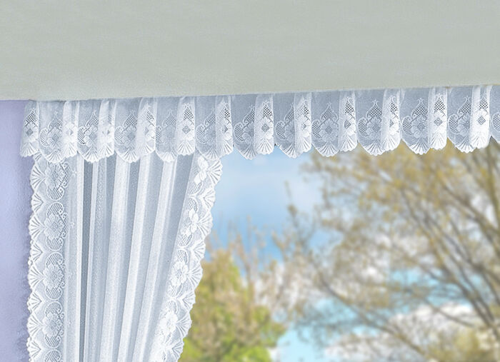 Querbehang mit gebogtem Abschluss 